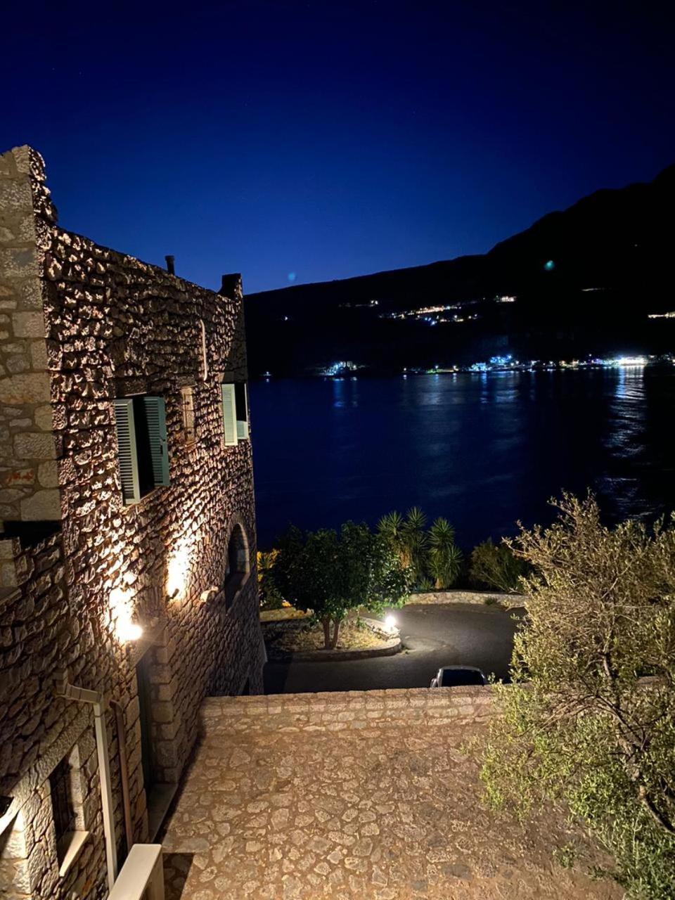 Vatoulia House Aparthotel Néon Oítilon Eksteriør bilde
