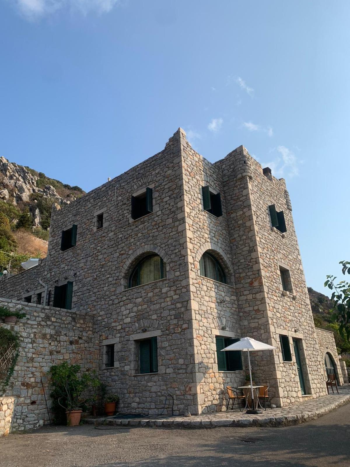 Vatoulia House Aparthotel Néon Oítilon Eksteriør bilde