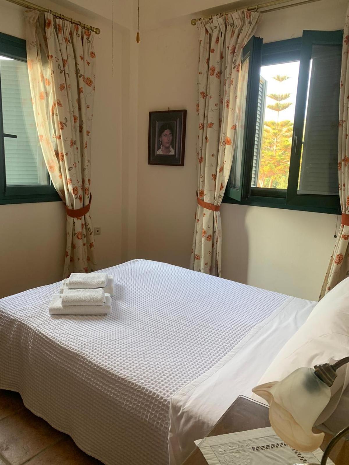 Vatoulia House Aparthotel Néon Oítilon Eksteriør bilde