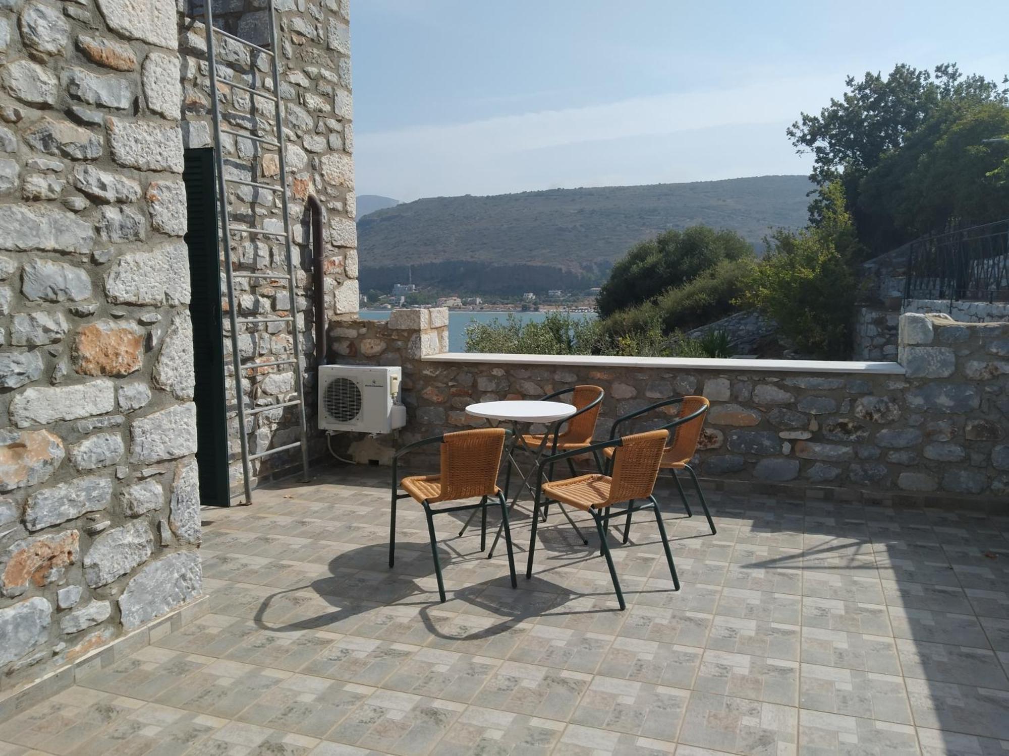 Vatoulia House Aparthotel Néon Oítilon Eksteriør bilde