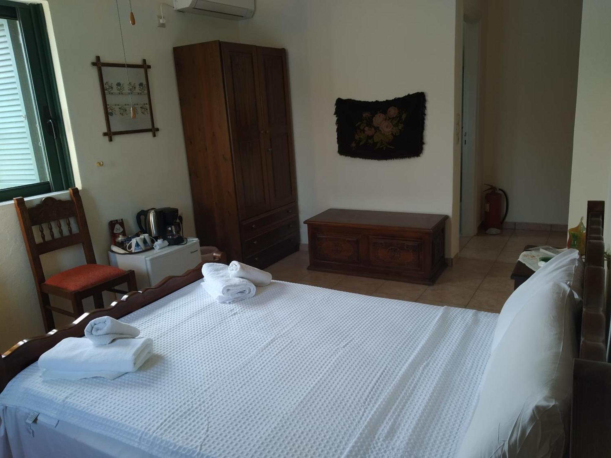 Vatoulia House Aparthotel Néon Oítilon Eksteriør bilde