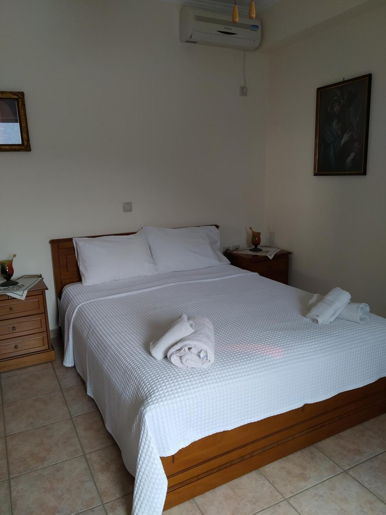 Vatoulia House Aparthotel Néon Oítilon Eksteriør bilde