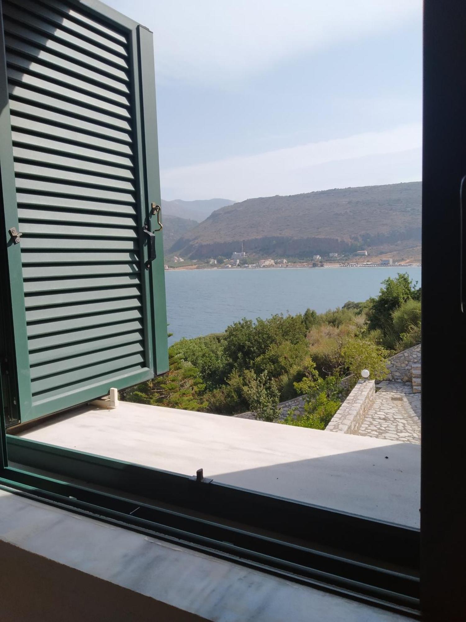 Vatoulia House Aparthotel Néon Oítilon Eksteriør bilde