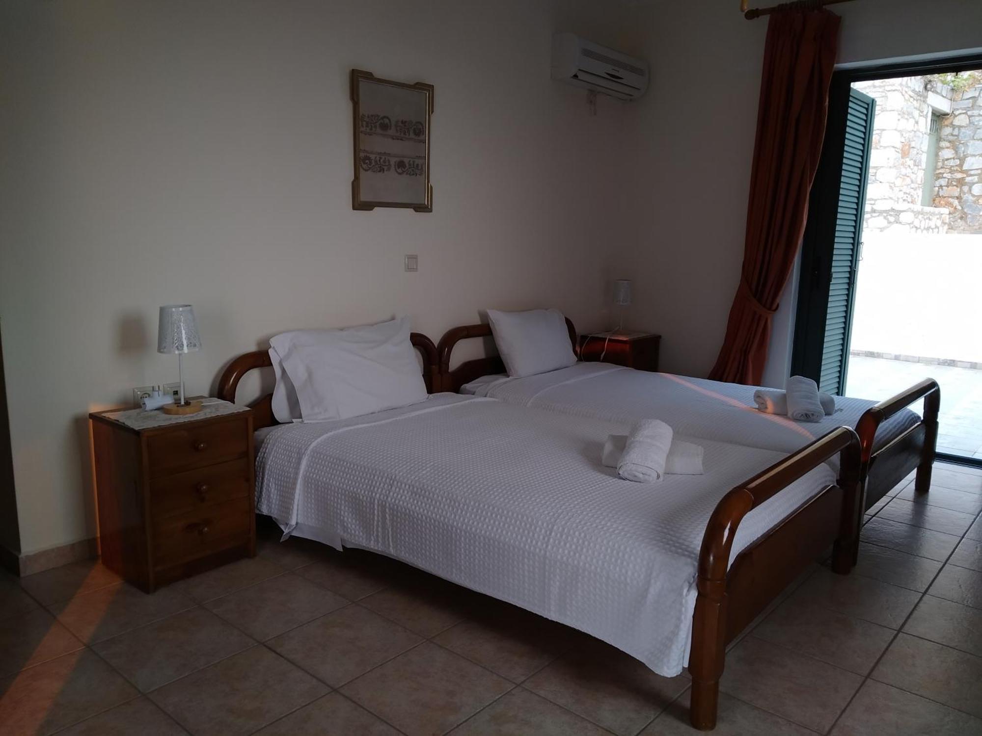 Vatoulia House Aparthotel Néon Oítilon Eksteriør bilde